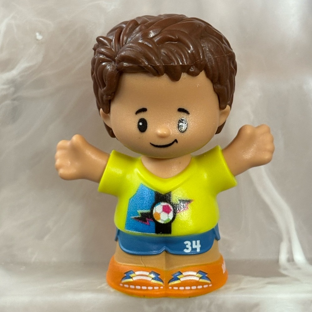 NWT Little People brand miniature play characters, character:fan with brown hair